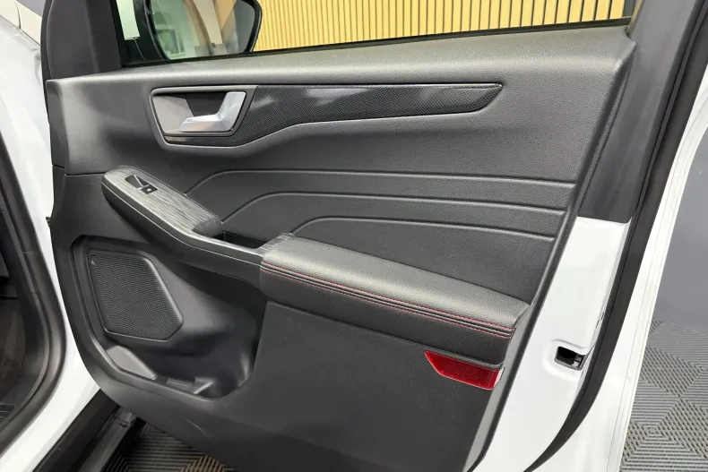 Ford Kuga din 2023 cu 54.370 km - oferta FOR259090 - foto 25