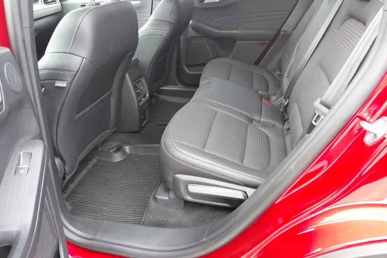 Ford Kuga din 2023 cu 40.931 km - oferta FOR259091 - foto 13