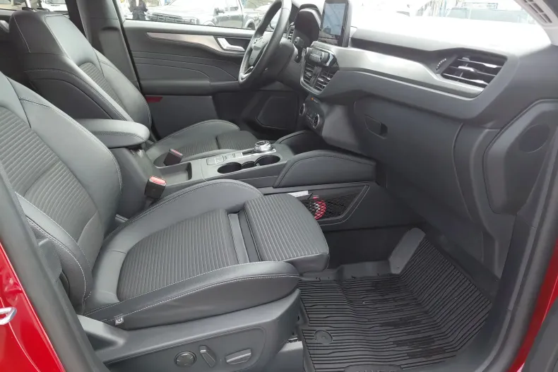 Ford Kuga din 2023 cu 40.931 km - oferta FOR259091 - foto 15