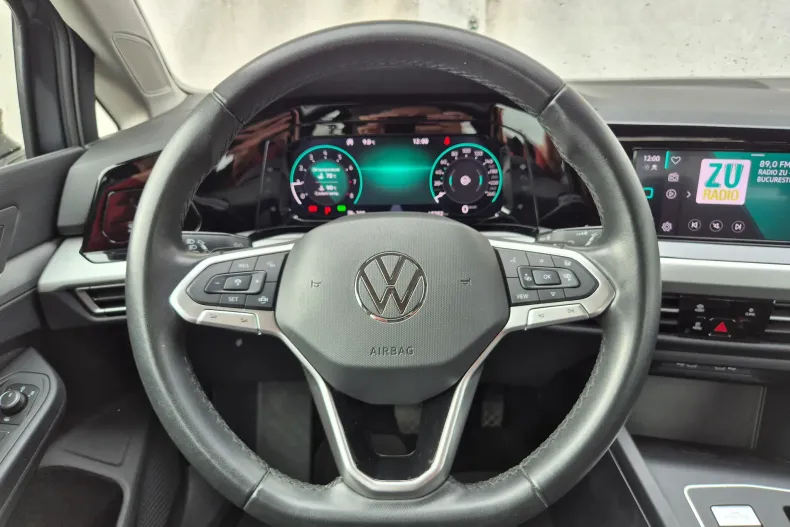 Volkswagen Golf din 2024 cu 40.202 km - oferta VOL259093 - foto 14