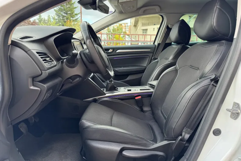 Renault Megane din 2023 cu 135.000 km - oferta REN259095 - foto 13