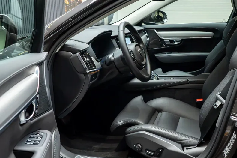 Volvo S90 din 2025 cu 19.200 km - oferta VOL259111 - foto 8