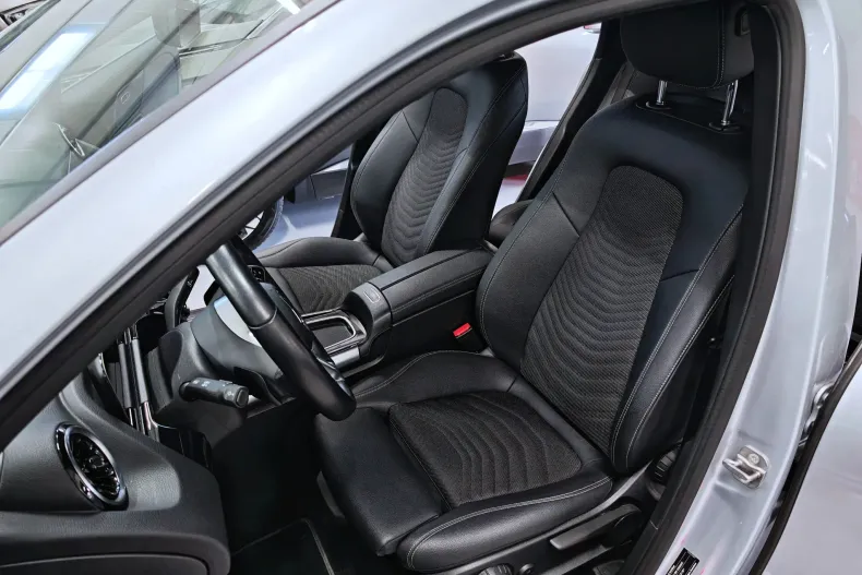 Mercedes-Benz GLA 200 (Clasa GLA) din 2024 cu 118.090 km - oferta MER259126 - foto 8