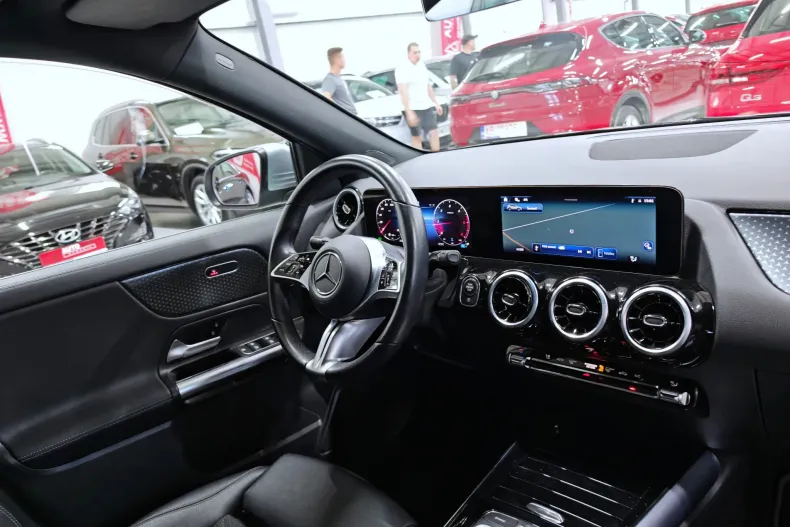 Mercedes-Benz GLA 200 (Clasa GLA) din 2024 cu 118.090 km - oferta MER259126 - foto 9