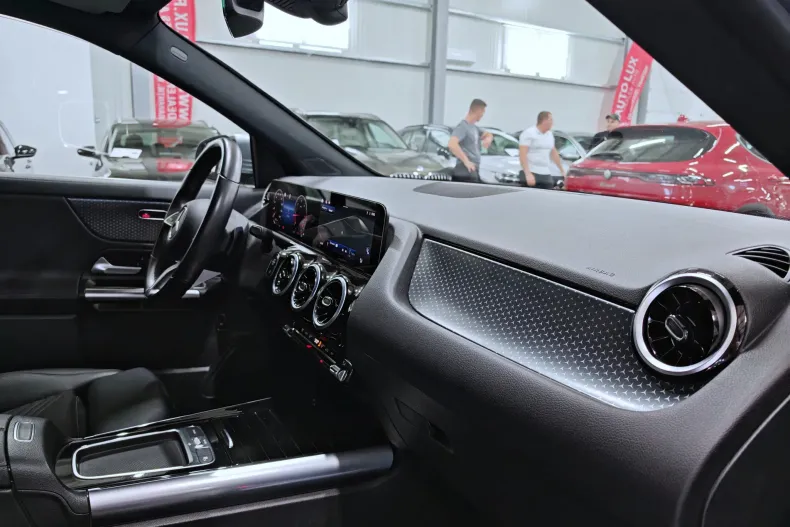 Mercedes-Benz GLA 200 (Clasa GLA) din 2024 cu 118.090 km - oferta MER259126 - foto 25