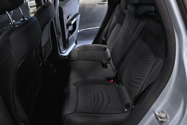 Mercedes-Benz GLA 200 (Clasa GLA) din 2024 cu 118.090 km - oferta MER259126 - foto 26