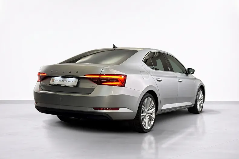 Skoda Superb din 2023 cu 83.633 km - oferta SKO259136 - foto 5