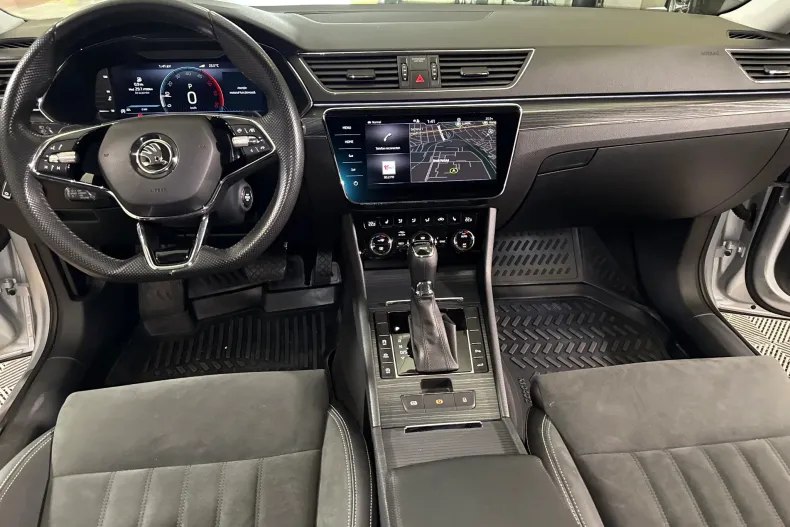Skoda Superb din 2023 cu 83.633 km - oferta SKO259136 - foto 9
