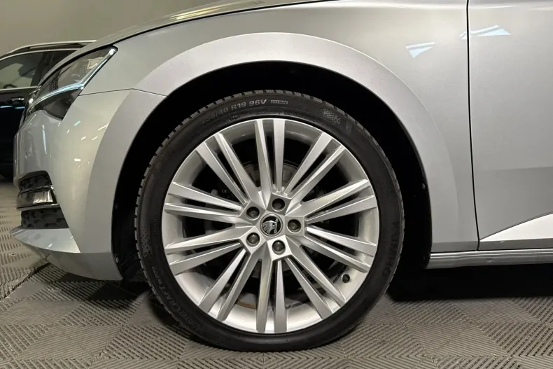 Skoda Superb din 2023 cu 83.633 km - oferta SKO259136 - foto 13