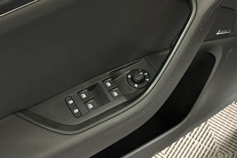 Skoda Superb din 2023 cu 83.633 km - oferta SKO259136 - foto 14