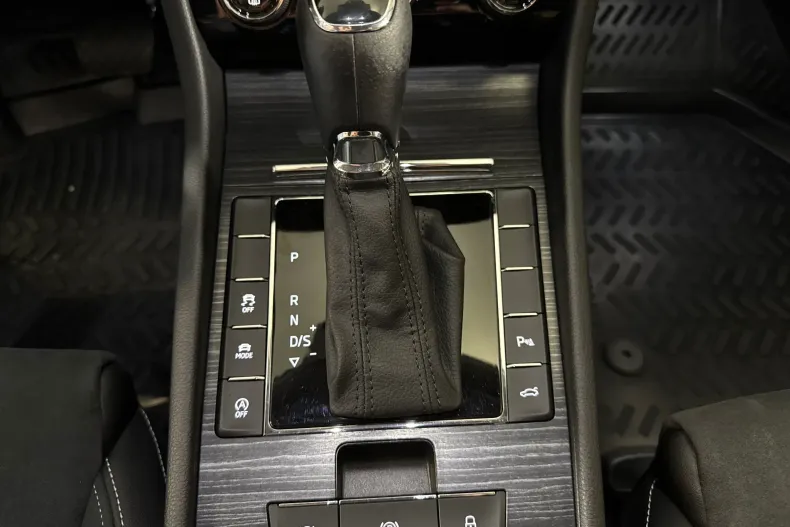Skoda Superb din 2023 cu 83.633 km - oferta SKO259136 - foto 18
