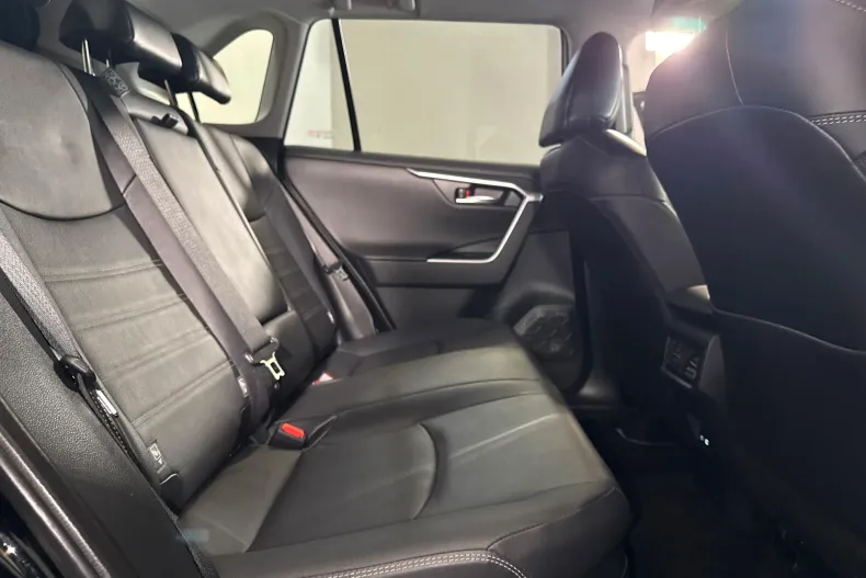 Toyota RAV4 din 2023 cu 69.330 km - oferta TOY259139 - foto 12