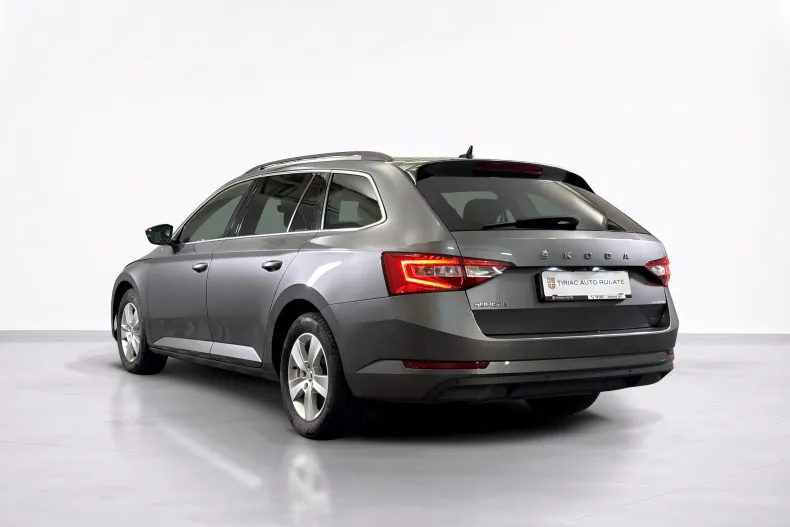 Skoda Superb din 2022 cu 99.544 km - oferta SKO259141 - foto 3