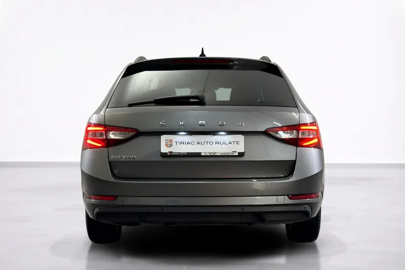 Skoda Superb din 2022 cu 99.544 km - oferta SKO259141 - foto 4