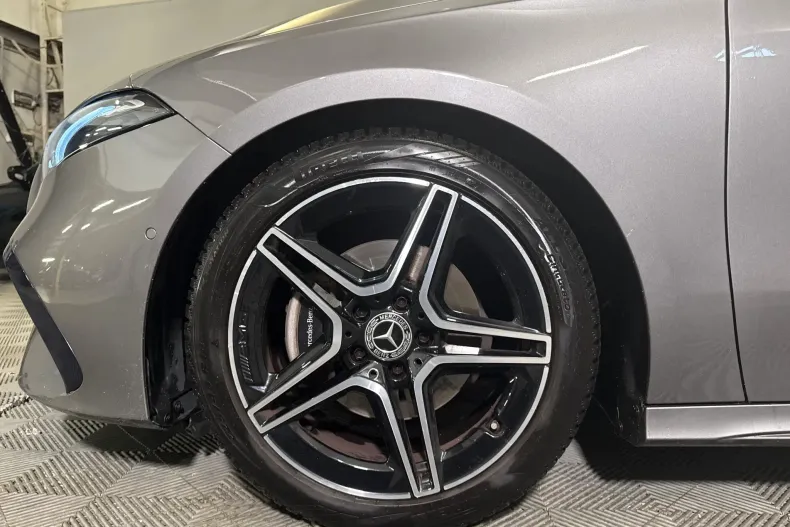 Mercedes-Benz A 200 (Clasa A) din 2024 cu 67.535 km - oferta MER259142 - foto 13