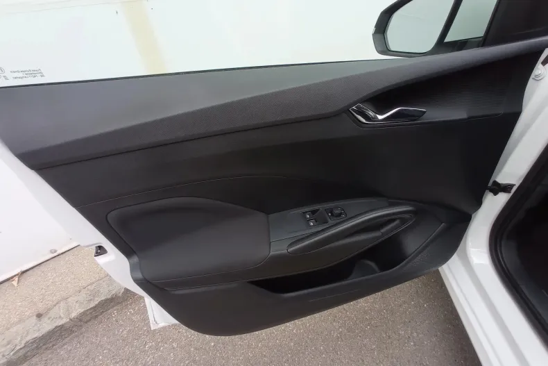 Skoda Fabia din 2025 cu 14.829 km - oferta SKO259160 - foto 16