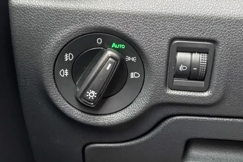 Skoda Fabia din 2025 cu 14.829 km - oferta SKO259160 - foto 30