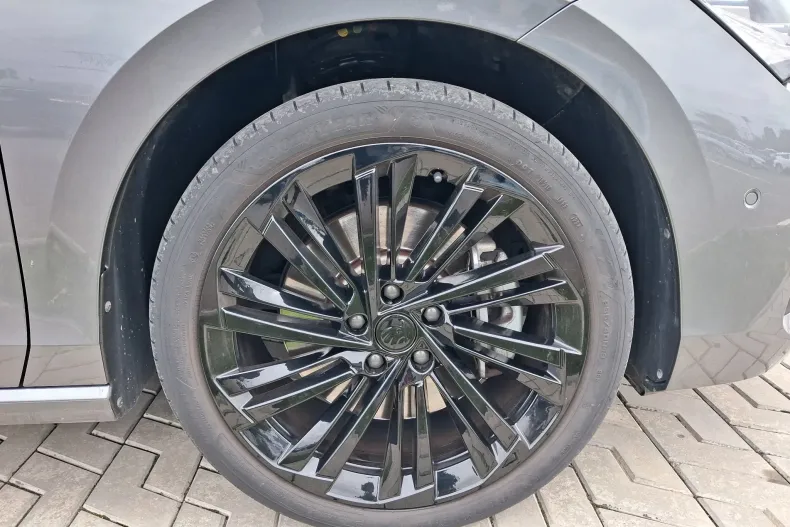 Skoda Superb din 2024 cu 43.662 km - oferta SKO259163 - foto 4