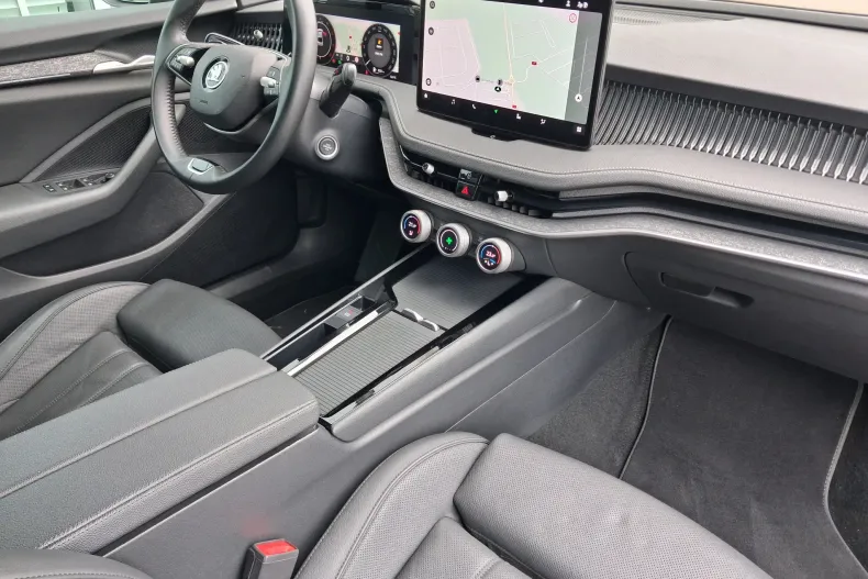 Skoda Superb din 2024 cu 43.662 km - oferta SKO259163 - foto 36