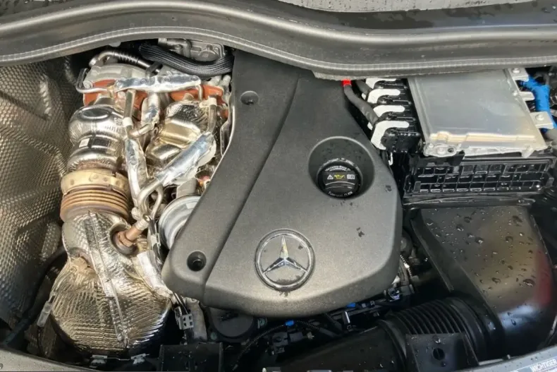 Mercedes-Benz V 300 (Clasa V) din 2024 cu 36.400 km - oferta MER259182 - foto 4