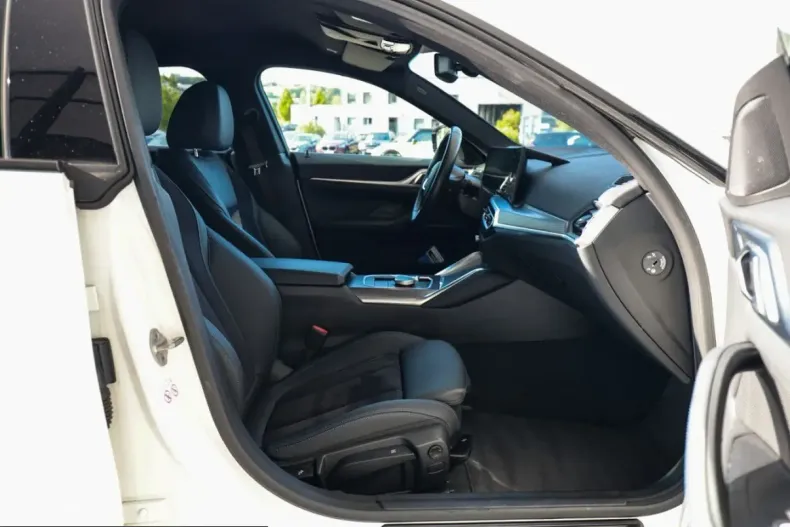 BMW i4 (Seria 4) din 2024 cu 37.111 km - oferta BMW259196 - foto 2