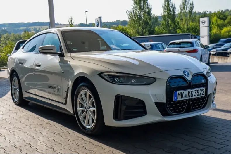 BMW i4 (Seria 4) din 2024 cu 37.111 km - oferta BMW259196 - foto 4