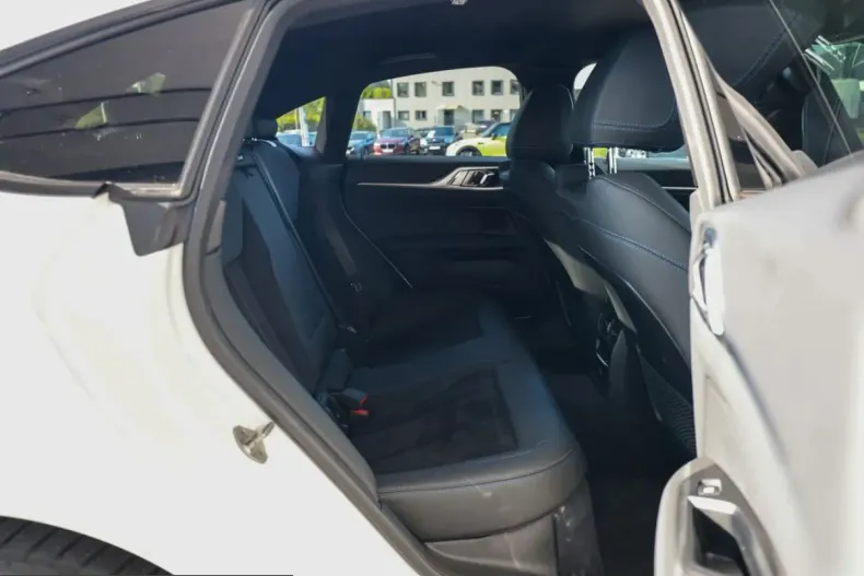 BMW i4 (Seria 4) din 2024 cu 37.111 km - oferta BMW259196 - foto 8