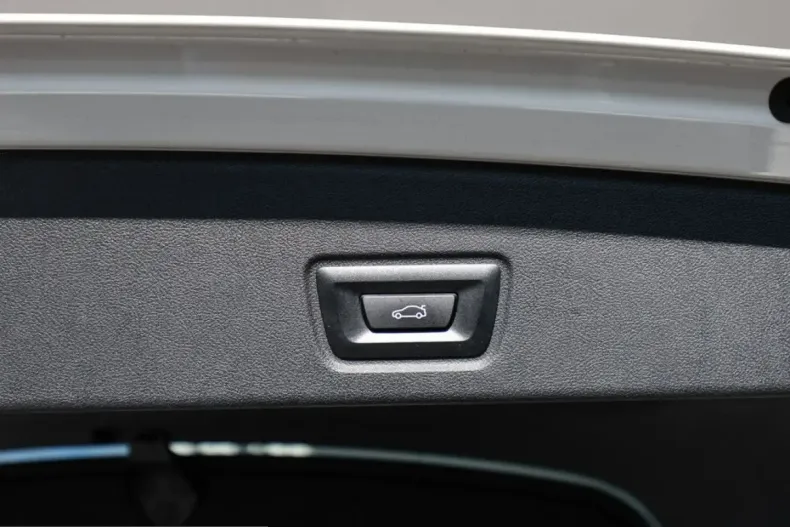 BMW i4 (Seria 4) din 2024 cu 37.111 km - oferta BMW259196 - foto 13