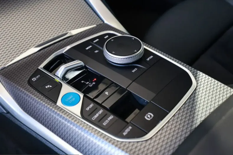 BMW i4 (Seria 4) din 2024 cu 37.111 km - oferta BMW259196 - foto 21