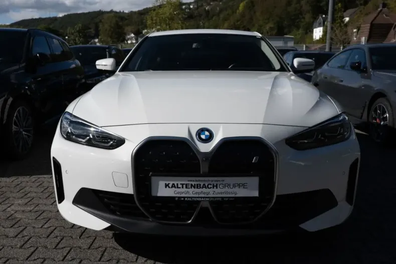 BMW i4 (Seria 4) din 2024 cu 29.918 km - oferta BMW259198 - foto 4
