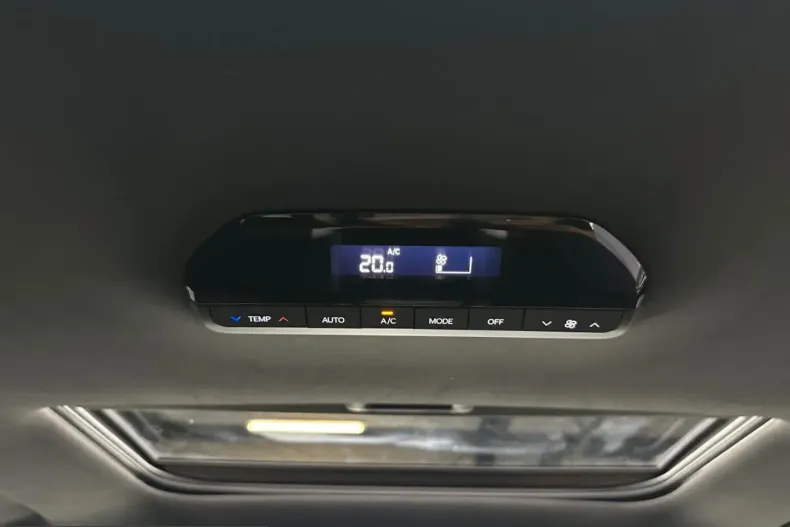 Kia EV9 din 2024 cu 41.800 km - oferta KIA259217 - foto 36