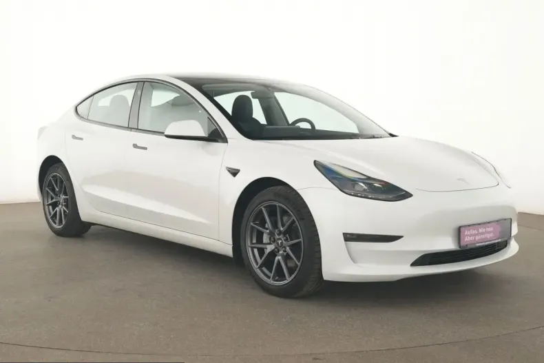 Tesla Model 3 din 2023 cu 71.407 km - oferta TES259225 - foto 3