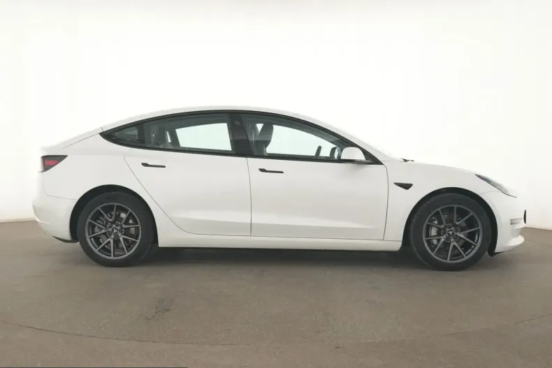 Tesla Model 3 din 2023 cu 71.407 km - oferta TES259225 - foto 4