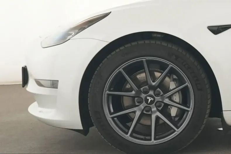 Tesla Model 3 din 2023 cu 71.407 km - oferta TES259225 - foto 12
