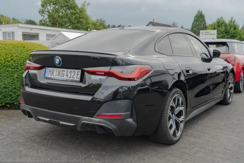 BMW i4 (Seria 4) din 2024 cu 22.249 km - oferta BMW259235 - foto 4