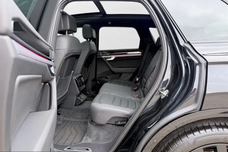 Volkswagen Touareg din 2021 cu 57.500 km - oferta VOL259254 - foto 28