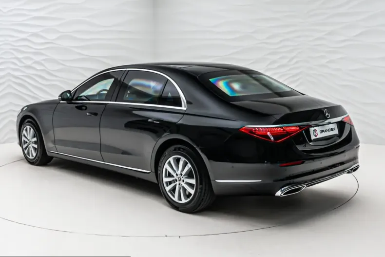 Mercedes-Benz S 680 (Clasa S) din 2024 cu 12.000 km - oferta MER259262 - foto 4