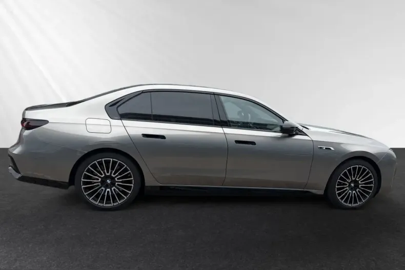BMW M760 (Seria 7) din 2025 cu 43.400 km - oferta BMW259281 - foto 2