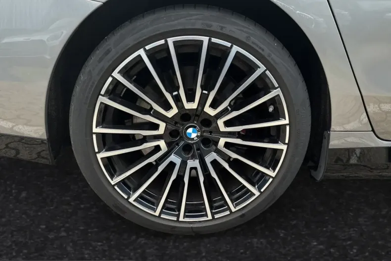 BMW M760 (Seria 7) din 2025 cu 43.400 km - oferta BMW259281 - foto 4