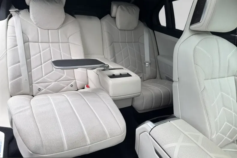 BMW M760 (Seria 7) din 2025 cu 43.400 km - oferta BMW259281 - foto 20