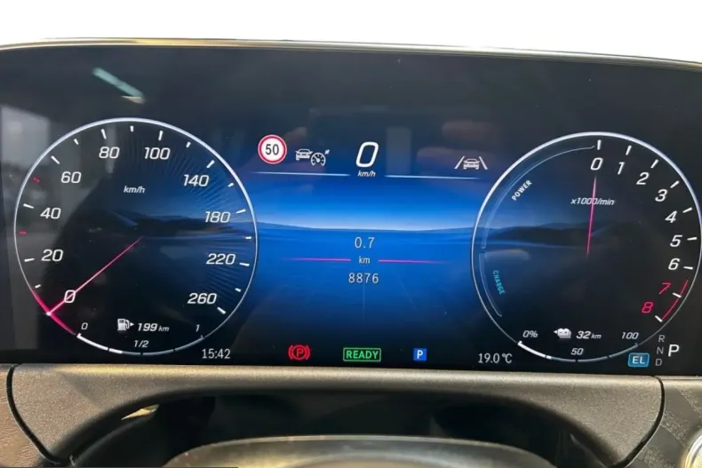 Mercedes-Benz E 300 (Clasa E) din 2025 cu 9.100 km - oferta MER259286 - foto 11