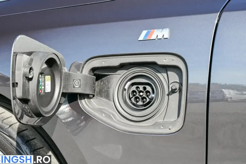 BMW 550e (Seria 5) din 2024 cu 38.084 km - oferta BMW259310 - foto 14