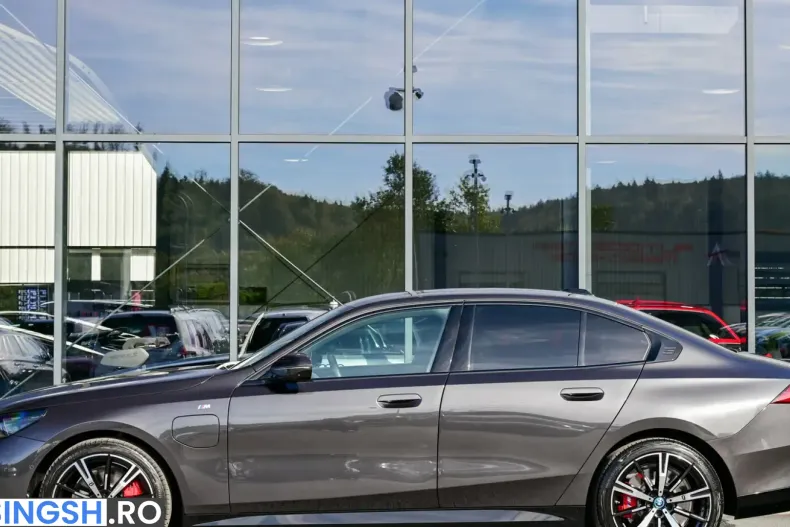 BMW 550e (Seria 5) din 2024 cu 38.084 km - oferta BMW259310 - foto 21
