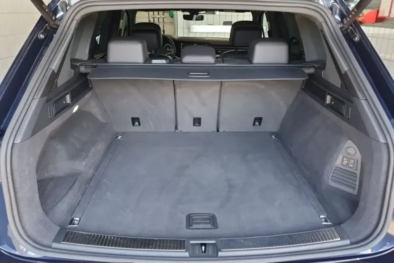 Volkswagen Touareg din 2023 cu 32.877 km - oferta VOL259320 - foto 13