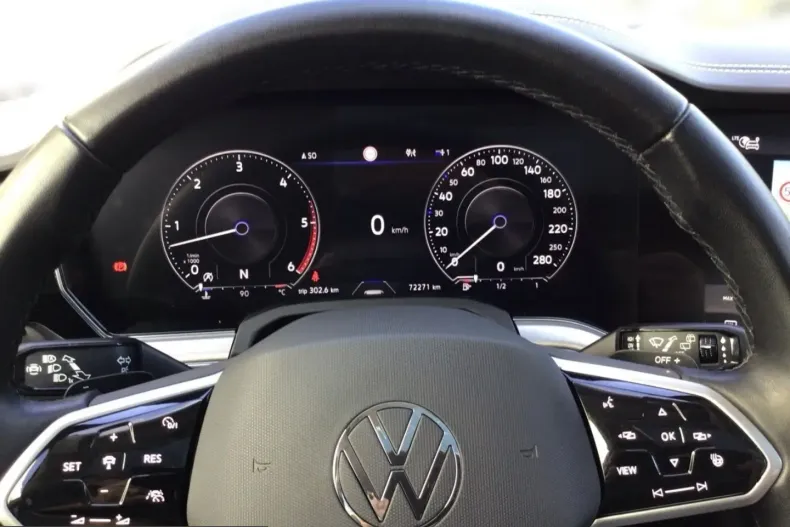 Volkswagen Touareg din 2023 cu 71.210 km - oferta VOL259321 - foto 7
