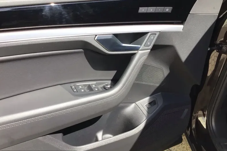 Volkswagen Touareg din 2023 cu 71.210 km - oferta VOL259321 - foto 18