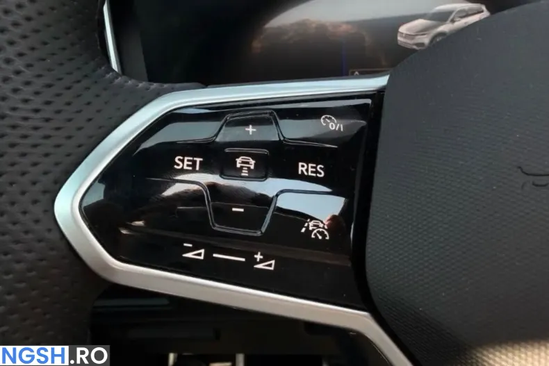 Volkswagen Touareg din 2022 cu 71.250 km - oferta VOL259325 - foto 18