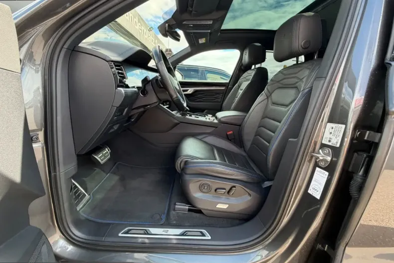 Volkswagen Touareg din 2023 cu 89.890 km - oferta VOL259326 - foto 9