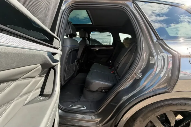 Volkswagen Touareg din 2023 cu 89.890 km - oferta VOL259326 - foto 17