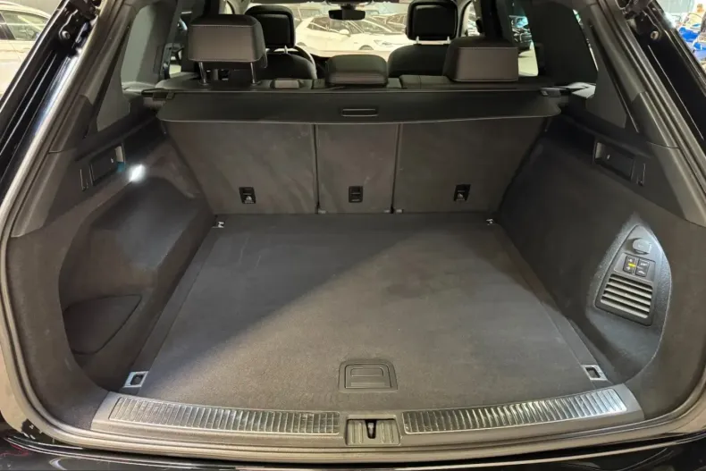 Volkswagen Touareg din 2023 cu 25.592 km - oferta VOL259327 - foto 27